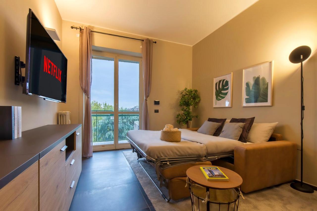 Modern & Bright 2 Bedroom Flat 50M From M4 Stop Милан Экстерьер фото