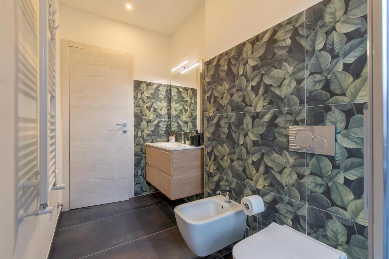 Modern & Bright 2 Bedroom Flat 50M From M4 Stop Милан Экстерьер фото